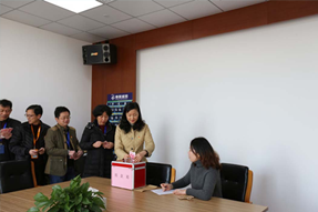 病魔無(wú)情人有情，愛(ài)心援助傳真情