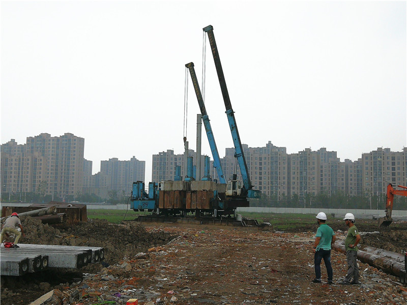市重點(diǎn)項目 12-21A-05A地塊正式打樁開(kāi)工1